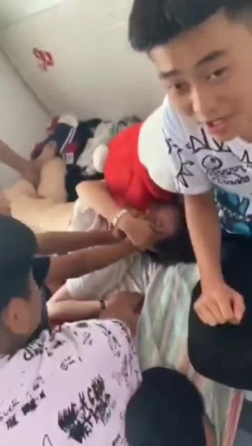 01 ngajak crush nakal main kerumah pas lagi kosong, malah digilir gengnya – DoodStream