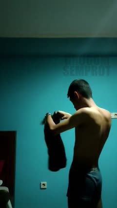 Percakapan nya hubungan couple lagi ga baik, terus si cowo ngerayu – rayu supaya baikan