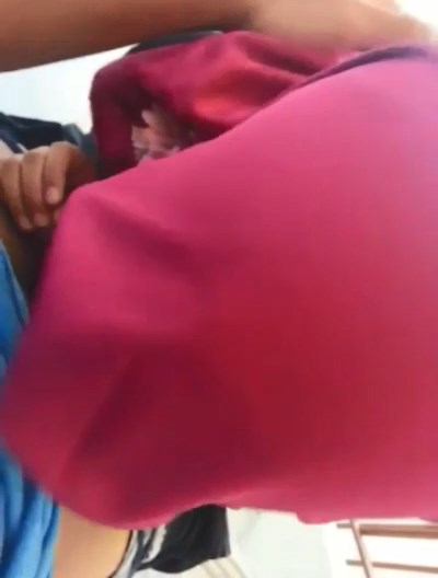 Jilbab Pink Kacamata Mesum Di Tangga