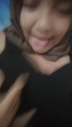 Abg Jilbab hitam toge mem3k pink