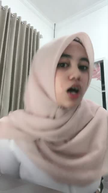 Live Host Hijab Binal Review Susu Tapi Takut Viral – Join Tele @lupabelum
